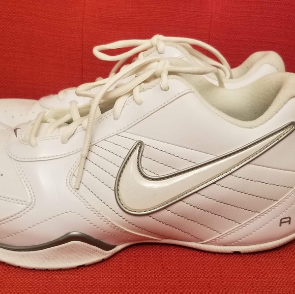 nike air baseline